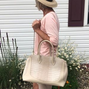 Beautiful LACUCCI Italian leather purse